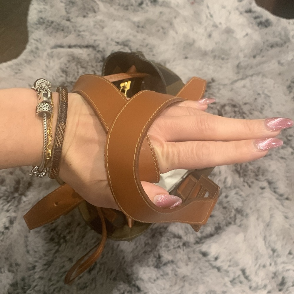 Fendi - Picture 6 of 15